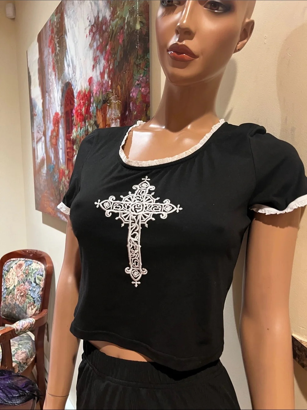 ROMWE Black Crop Top with White Cross Appliqué - Picture 3 of 6